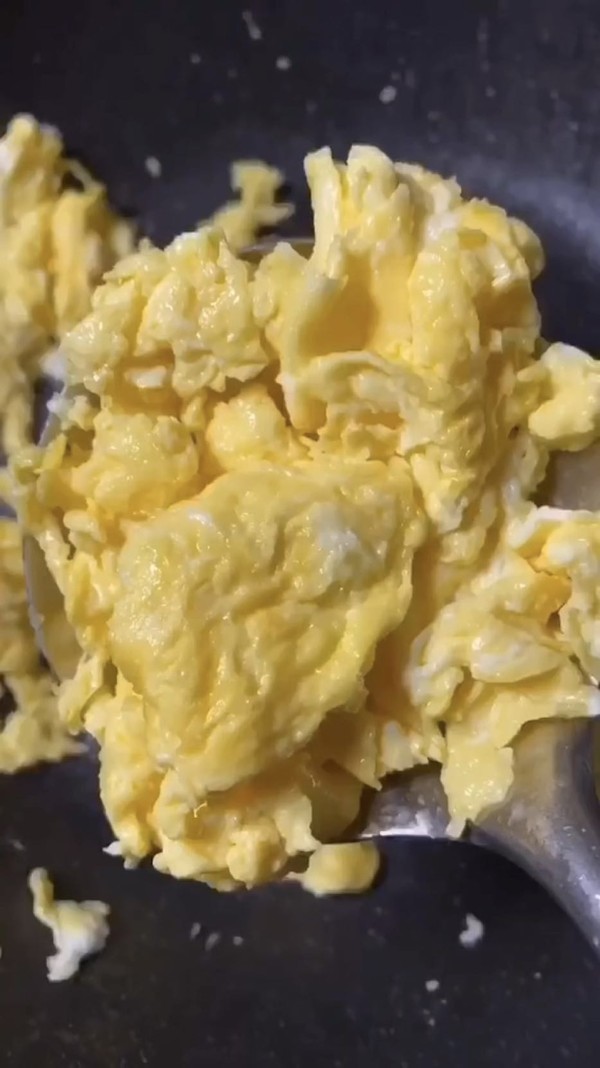 青椒炒雞蛋的做法-咸鮮味炒菜譜