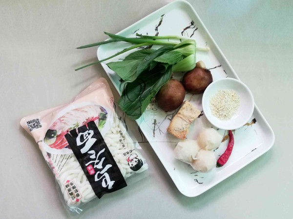 酸湯魚丸烏冬面的做法-酸辣味煮菜譜