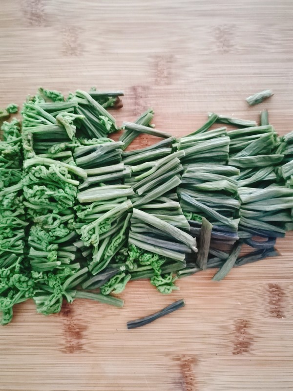 蕨菜燒肉的做法-咸鮮味燒菜譜