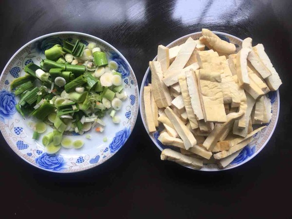 小炒香干的做法-家常味炒菜譜