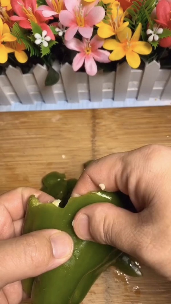 青椒炒雞蛋的做法-咸鮮味炒菜譜