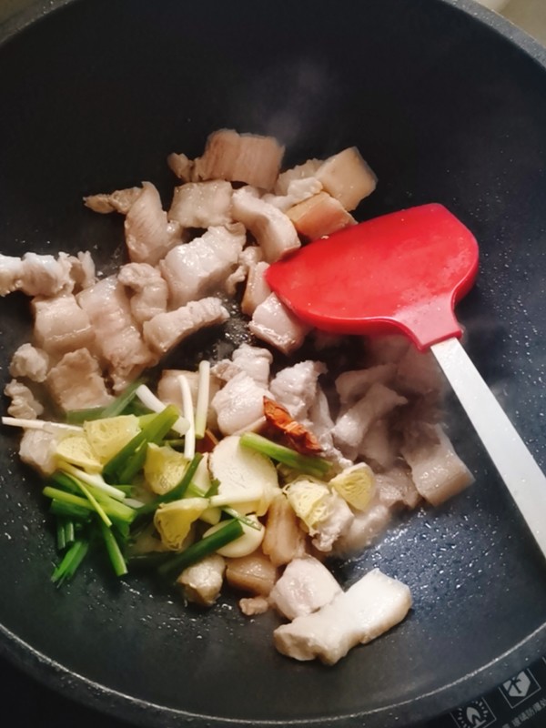 蕨菜燒肉的做法-咸鮮味燒菜譜
