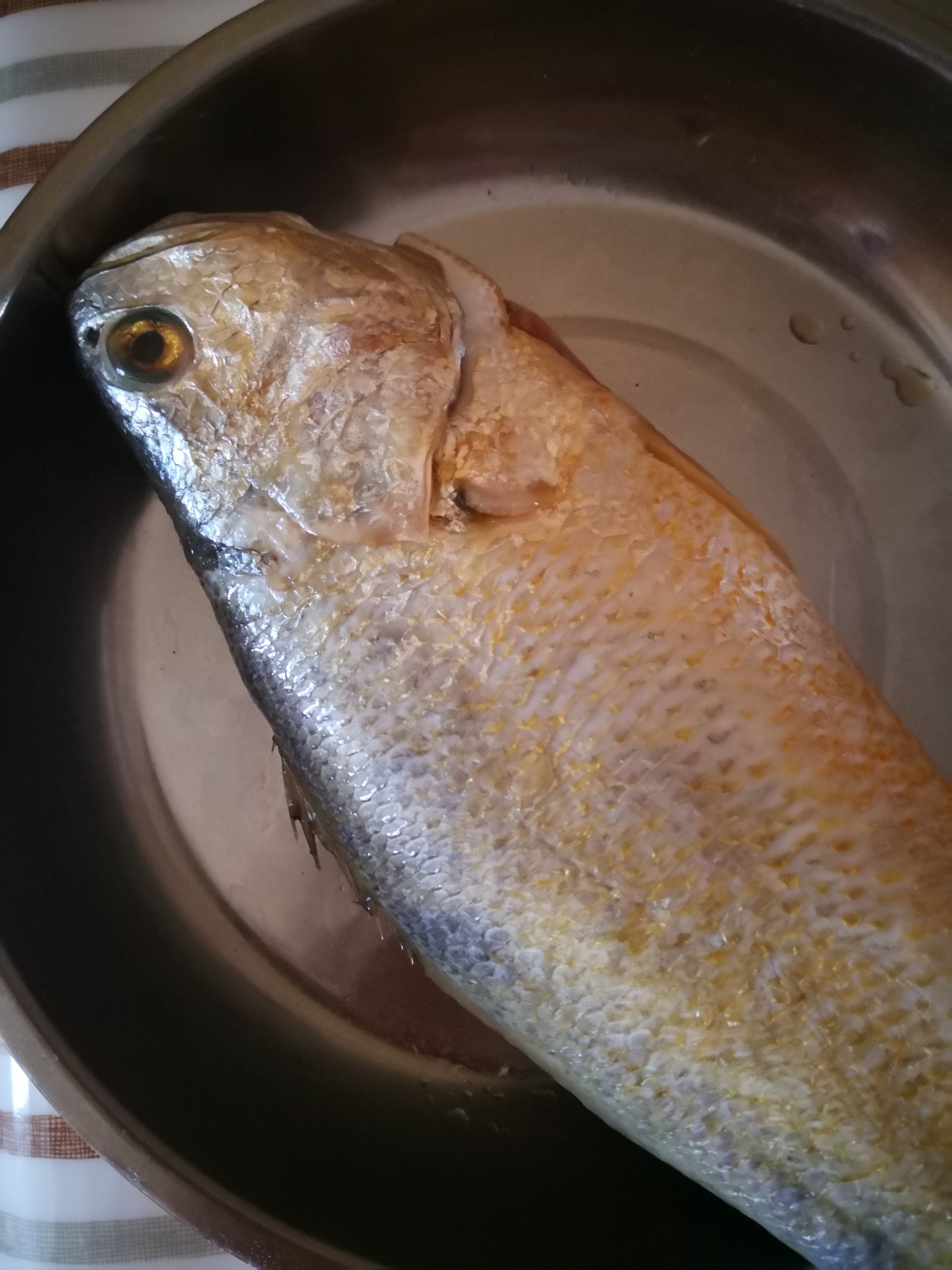 澆汁黃花魚的做法-家常味蒸菜譜