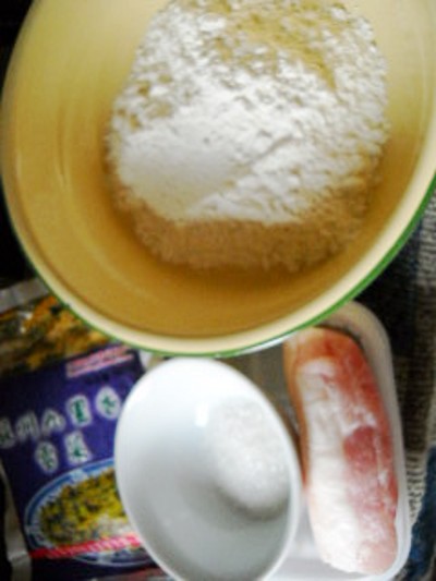 微波雪菜鮮肉月餅的做法-咸鮮味微波菜譜-易網<a href=http://www.aoa7937.com/ target=_blank class=infotextkey>健康養生</a>網 微波雪菜鮮肉月餅的做法-咸鮮味微波菜譜