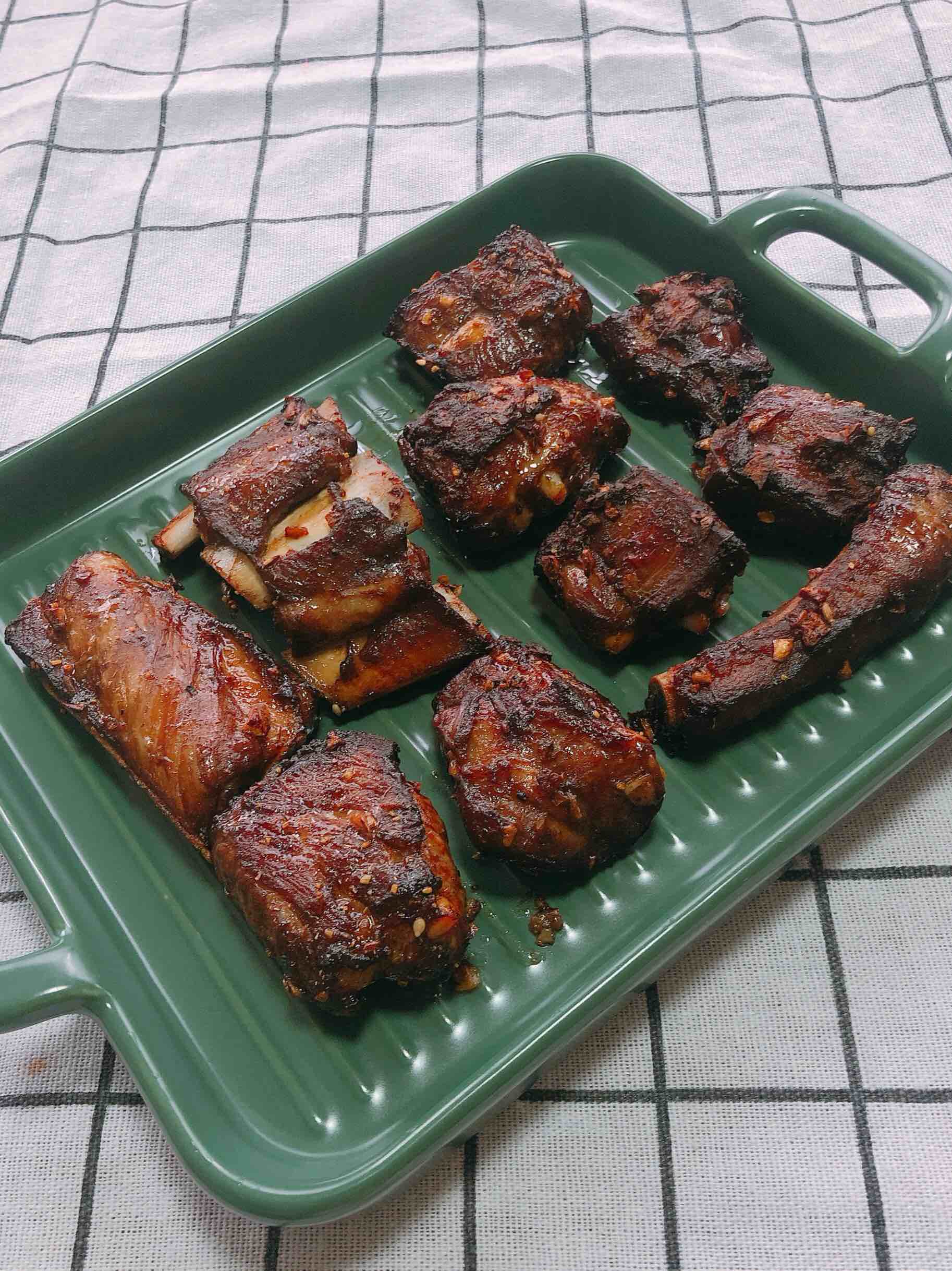 空氣炸鍋版蒜香豬肋骨的做法-蒜香味烤菜譜