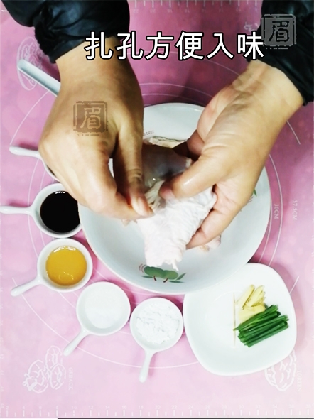 雞腿包飯的做法-咸鮮味烘焙菜譜-易網<a href=http://www.aoa7937.com/ target=_blank class=infotextkey>健康養生</a>網 雞腿包飯的做法-咸鮮味烘焙菜譜