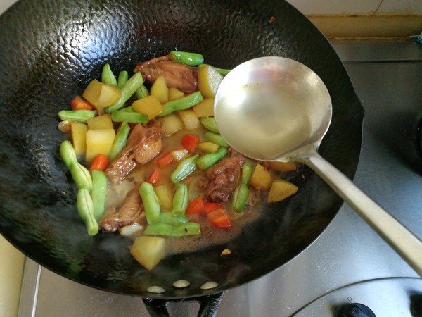 土豆豆角燉雞翅的做法-家常味燉菜譜
