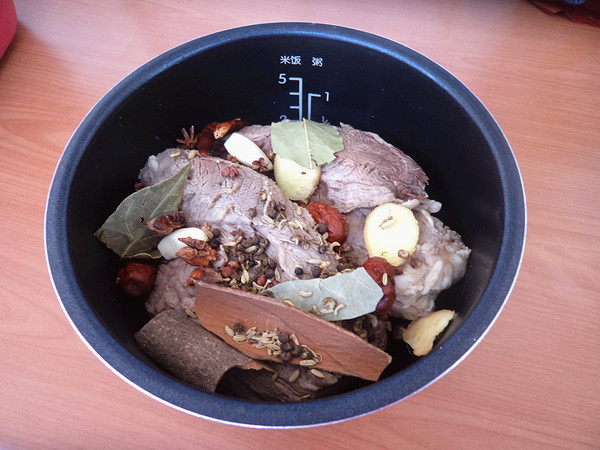 醬牛肉的做法-咸鮮味醬菜譜-易網(wǎng)健康養(yǎng)生網(wǎng) 醬牛肉的做法-咸鮮味醬菜譜