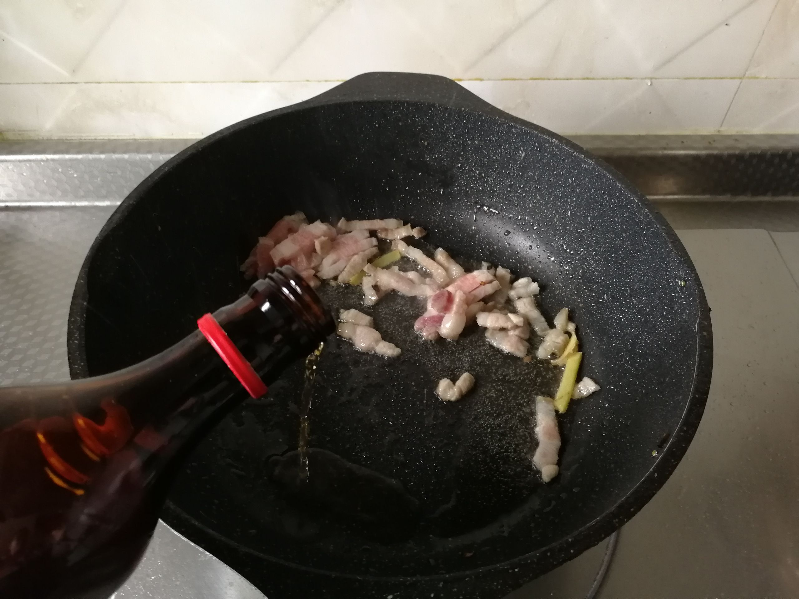 西葫蘆清炒肉絲的做法-咸鮮味炒菜譜-易網健康養生網 西葫蘆清炒肉絲的做法-咸鮮味炒菜譜