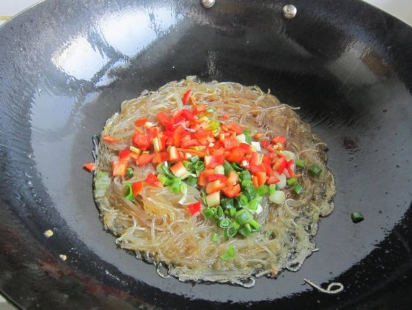 粉絲炒雞蛋的做法-家常味炒菜譜