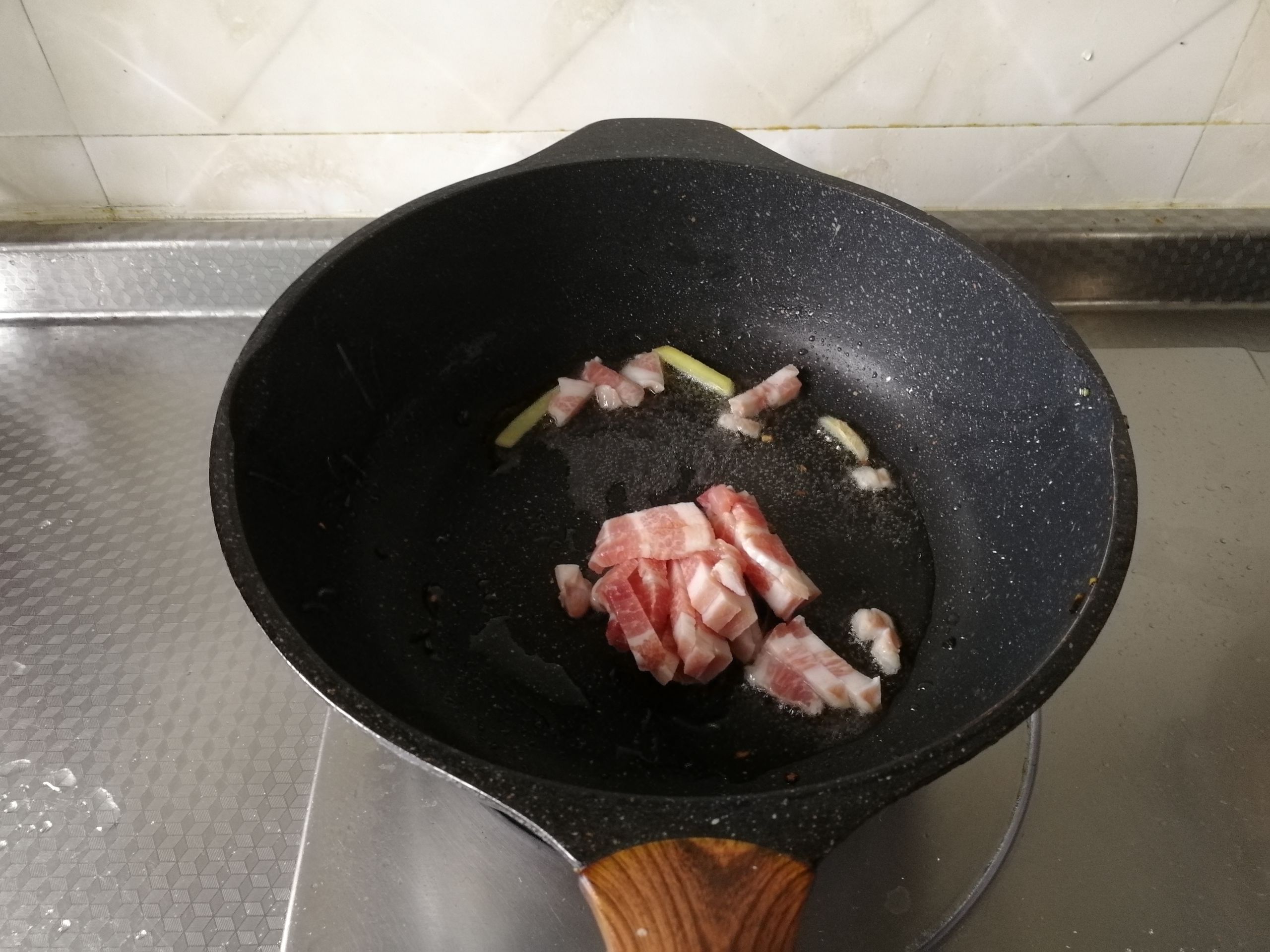 西葫蘆清炒肉絲的做法-咸鮮味炒菜譜-易網健康養生網 西葫蘆清炒肉絲的做法-咸鮮味炒菜譜
