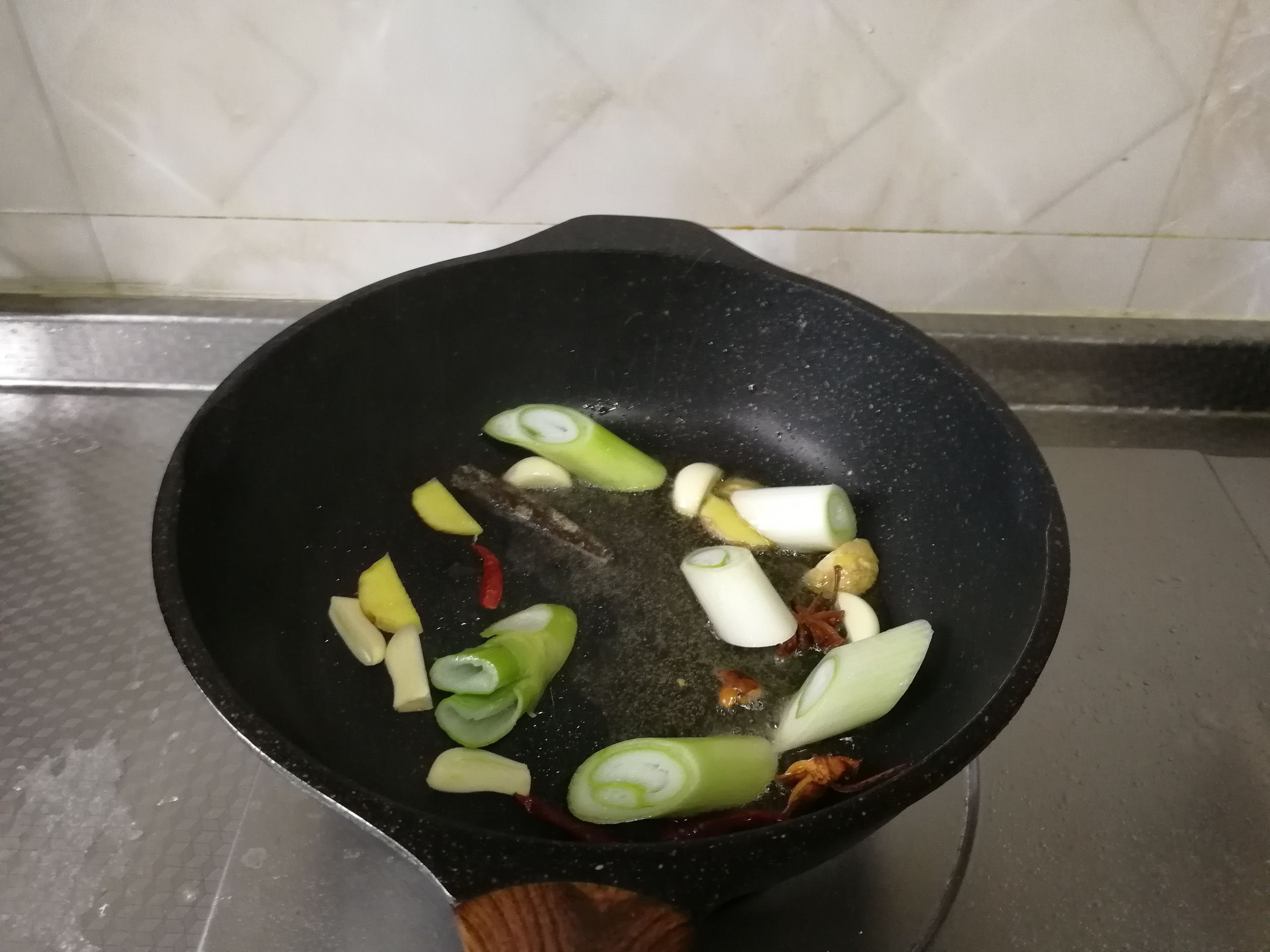 紅燒鵝肉的做法-咸鮮味煮菜譜