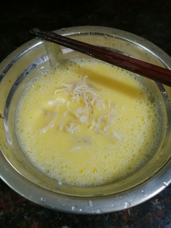 白飯魚煎蛋的做法-家常味煎菜譜