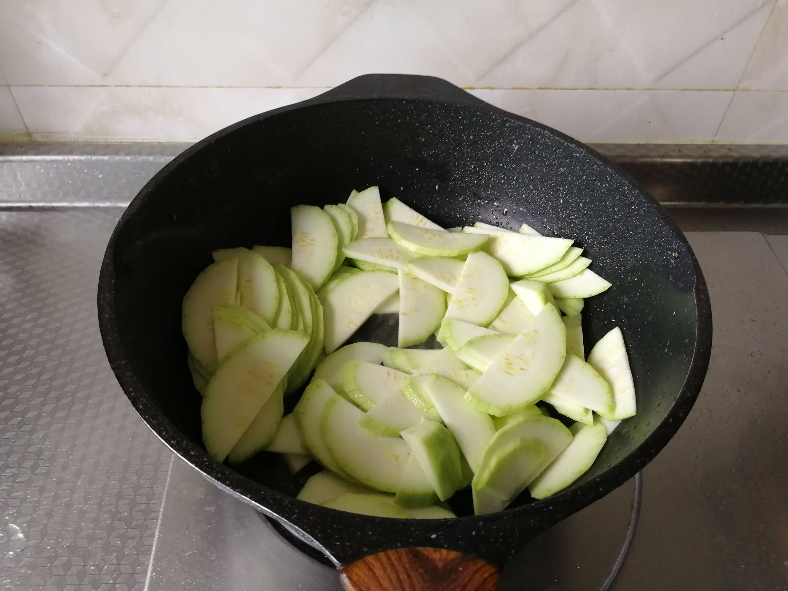 西葫蘆清炒肉絲的做法-咸鮮味炒菜譜-易網健康養生網 西葫蘆清炒肉絲的做法-咸鮮味炒菜譜