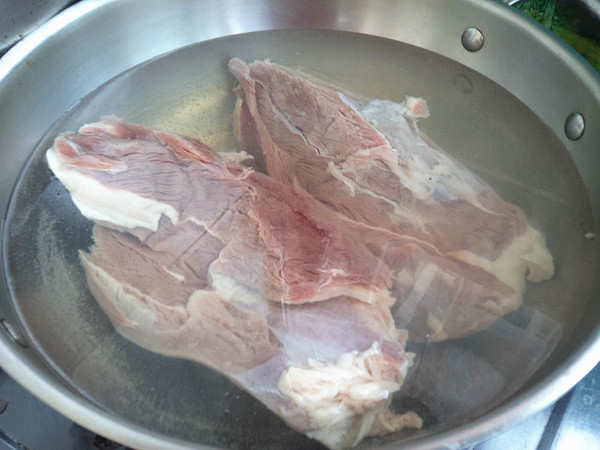 醬牛肉的做法-咸鮮味醬菜譜-易網(wǎng)健康養(yǎng)生網(wǎng) 醬牛肉的做法-咸鮮味醬菜譜