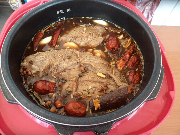 醬牛肉的做法-咸鮮味醬菜譜-易網(wǎng)健康養(yǎng)生網(wǎng) 醬牛肉的做法-咸鮮味醬菜譜