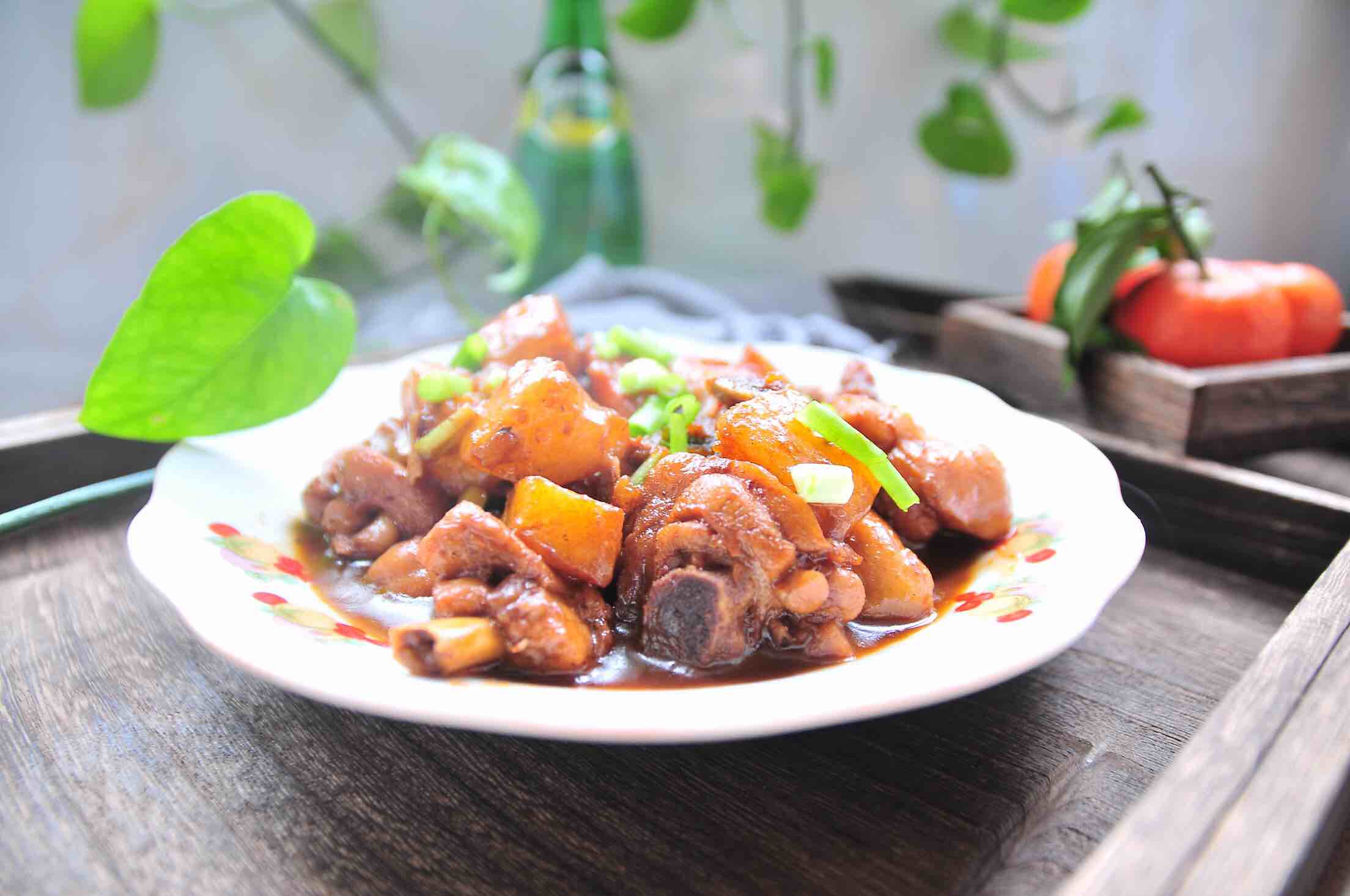 土豆燒雞腿的做法-家常味燒菜譜-易網健康養生網 土豆燒雞腿的做法-家常味燒菜譜