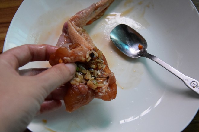 雞翅包飯的做法-家常味烤菜譜-易網(wǎng)健康養(yǎng)生網(wǎng) 雞翅包飯的做法-家常味烤菜譜