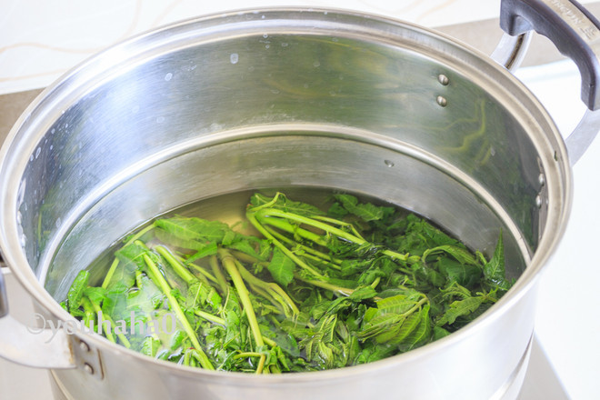 香椿芽鵝蛋并的做法-家常味炒菜譜-易網健康養生網 香椿芽鵝蛋并的做法-家常味炒菜譜