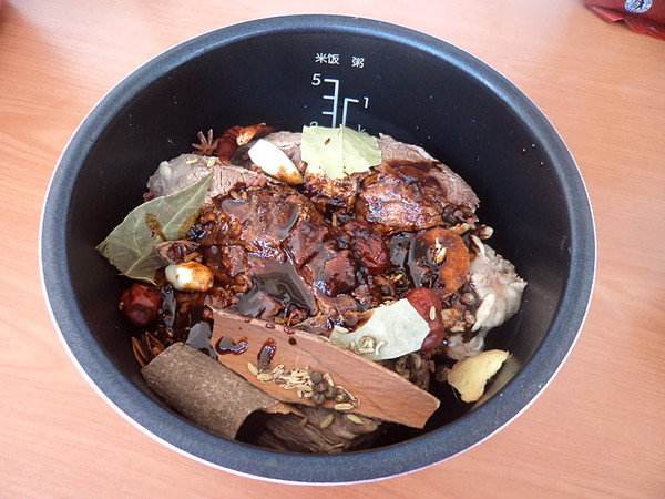 醬牛肉的做法-咸鮮味醬菜譜-易網(wǎng)健康養(yǎng)生網(wǎng) 醬牛肉的做法-咸鮮味醬菜譜