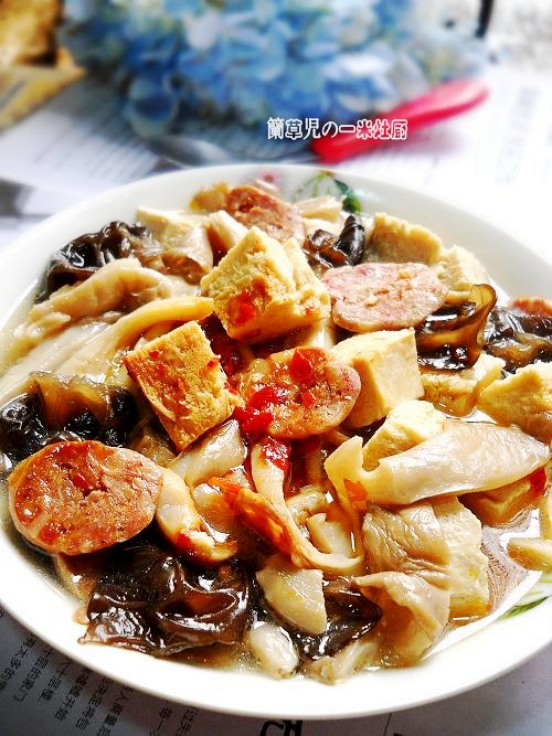 菇耳凍豆腐的做法-咸鮮味燉菜譜-易網健康養生網 菇耳凍豆腐的做法-咸鮮味燉菜譜