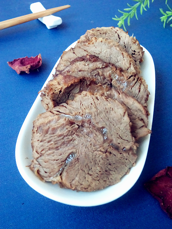 醬牛肉的做法-咸鮮味醬菜譜-易網(wǎng)健康養(yǎng)生網(wǎng) 醬牛肉的做法-咸鮮味醬菜譜