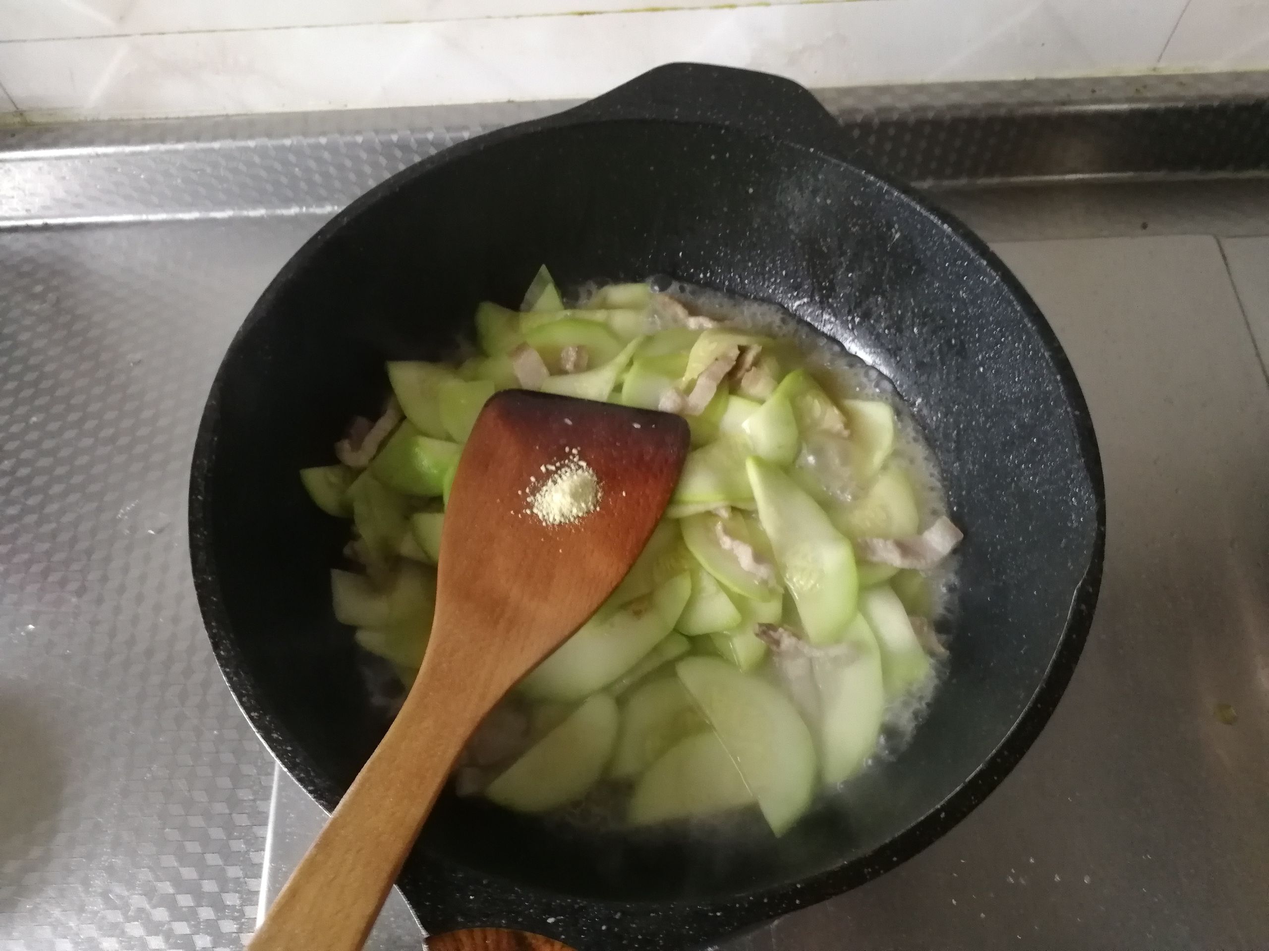 西葫蘆清炒肉絲的做法-咸鮮味炒菜譜-易網健康養生網 西葫蘆清炒肉絲的做法-咸鮮味炒菜譜