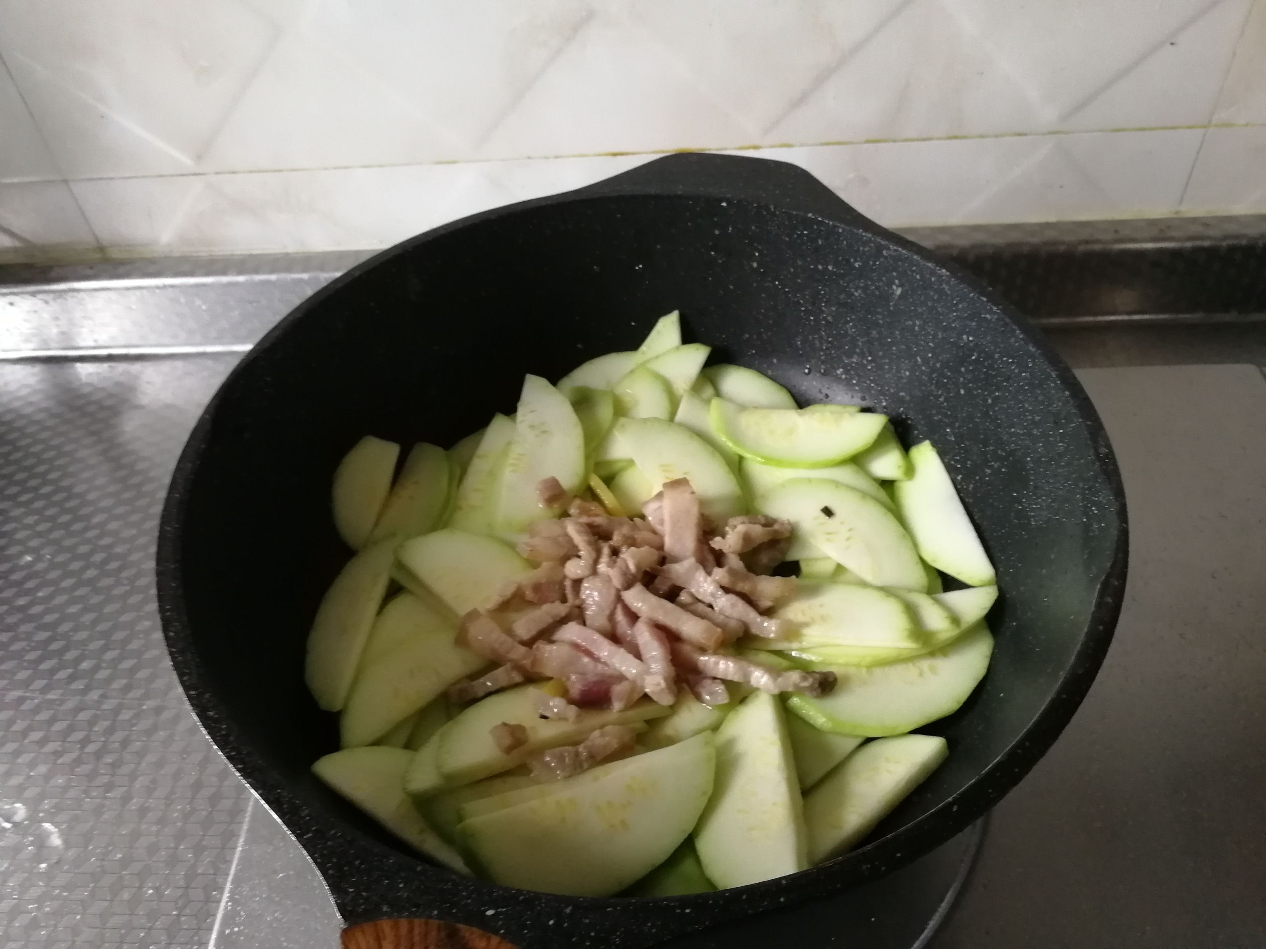 西葫蘆清炒肉絲的做法-咸鮮味炒菜譜-易網健康養生網 西葫蘆清炒肉絲的做法-咸鮮味炒菜譜