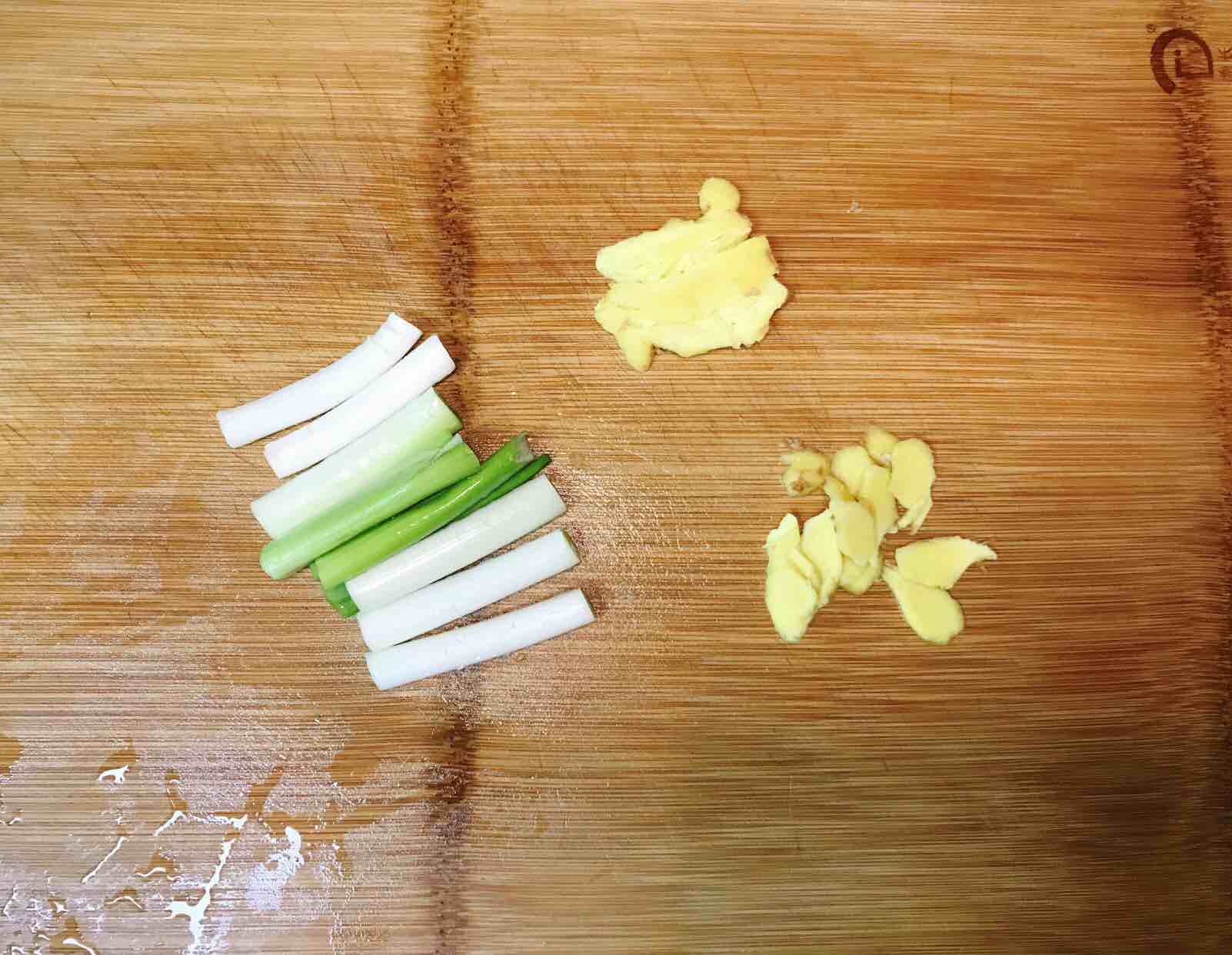 牛尾骨燉蘿卜的做法-家常味燉菜譜-易網健康養生網 牛尾骨燉蘿卜的做法-家常味燉菜譜