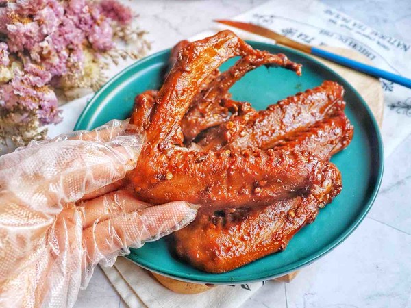 鹵鴨翅的做法-香辣味鹵菜譜-易網(wǎng)健康養(yǎng)生網(wǎng) 鹵鴨翅的做法-香辣味鹵菜譜