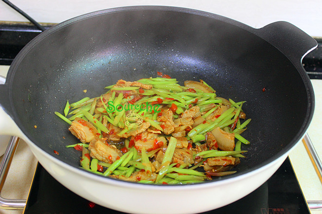 莧菜梗炒肉的做法-香辣味炒菜譜-易網(wǎng)健康養(yǎng)生網(wǎng) 莧菜梗炒肉的做法-香辣味炒菜譜