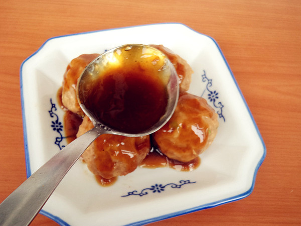 本色蒸獅子頭的做法-咸鮮味蒸菜譜-易網(wǎng)健康養(yǎng)生網(wǎng) 本色蒸獅子頭的做法-咸鮮味蒸菜譜