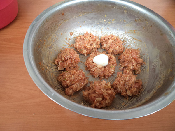 本色蒸獅子頭的做法-咸鮮味蒸菜譜-易網(wǎng)健康養(yǎng)生網(wǎng) 本色蒸獅子頭的做法-咸鮮味蒸菜譜