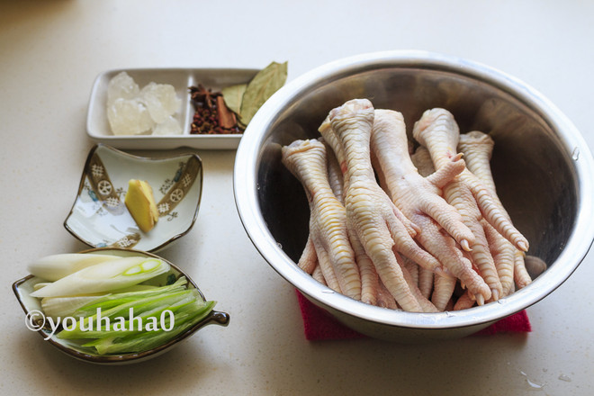 啤酒燒鳳爪的做法-家常味燒菜譜-易網<a href=http://www.aoa7937.com/ target=_blank class=infotextkey>健康養生</a>網 啤酒燒鳳爪的做法-家常味燒菜譜