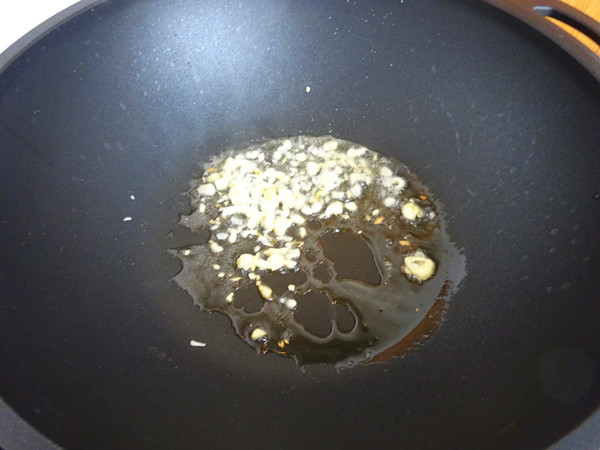 辣椒炒茄子的做法-咸鮮味炒菜譜-易網健康養生網 辣椒炒茄子的做法-咸鮮味炒菜譜