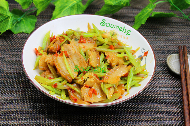 莧菜梗炒肉的做法-香辣味炒菜譜-易網(wǎng)健康養(yǎng)生網(wǎng) 莧菜梗炒肉的做法-香辣味炒菜譜