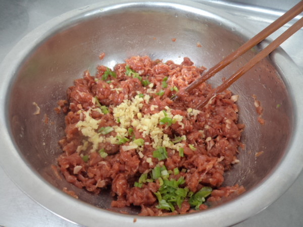 本色蒸獅子頭的做法-咸鮮味蒸菜譜-易網(wǎng)健康養(yǎng)生網(wǎng) 本色蒸獅子頭的做法-咸鮮味蒸菜譜