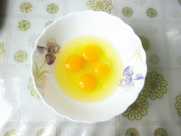 海參蒸蛋的做法-咸鮮味蒸菜譜-易網(wǎng)<a href=http://www.aoa7937.com/ target=_blank class=infotextkey>健康養(yǎng)生</a>網(wǎng) 海參蒸蛋的做法-咸鮮味蒸菜譜