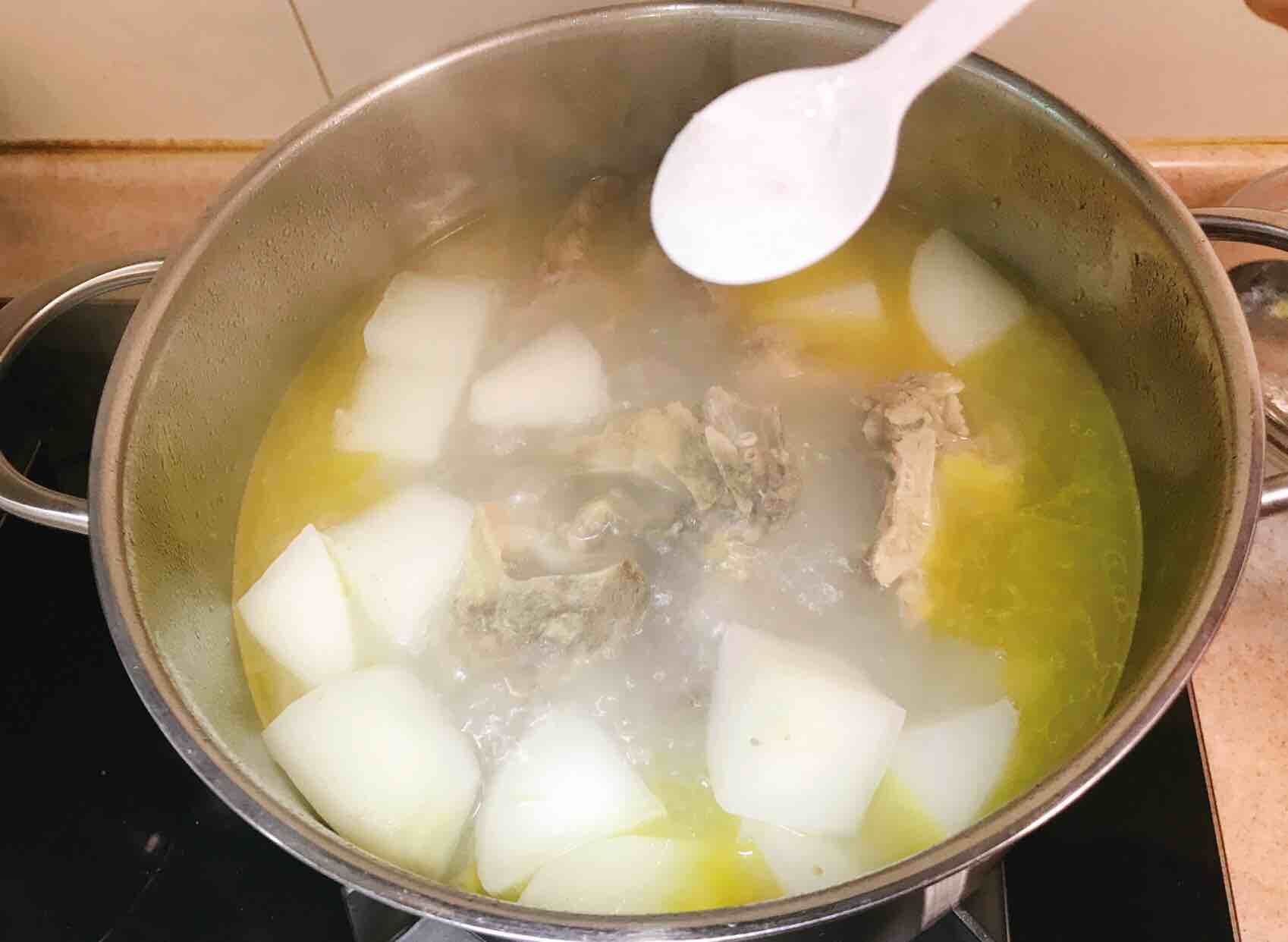 牛尾骨燉蘿卜的做法-家常味燉菜譜-易網健康養生網 牛尾骨燉蘿卜的做法-家常味燉菜譜