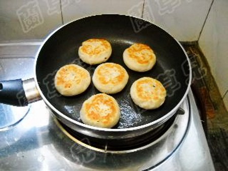 雪菜餡餅的做法-家常味煎菜譜