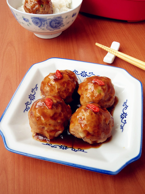 本色蒸獅子頭的做法-咸鮮味蒸菜譜-易網(wǎng)健康養(yǎng)生網(wǎng) 本色蒸獅子頭的做法-咸鮮味蒸菜譜