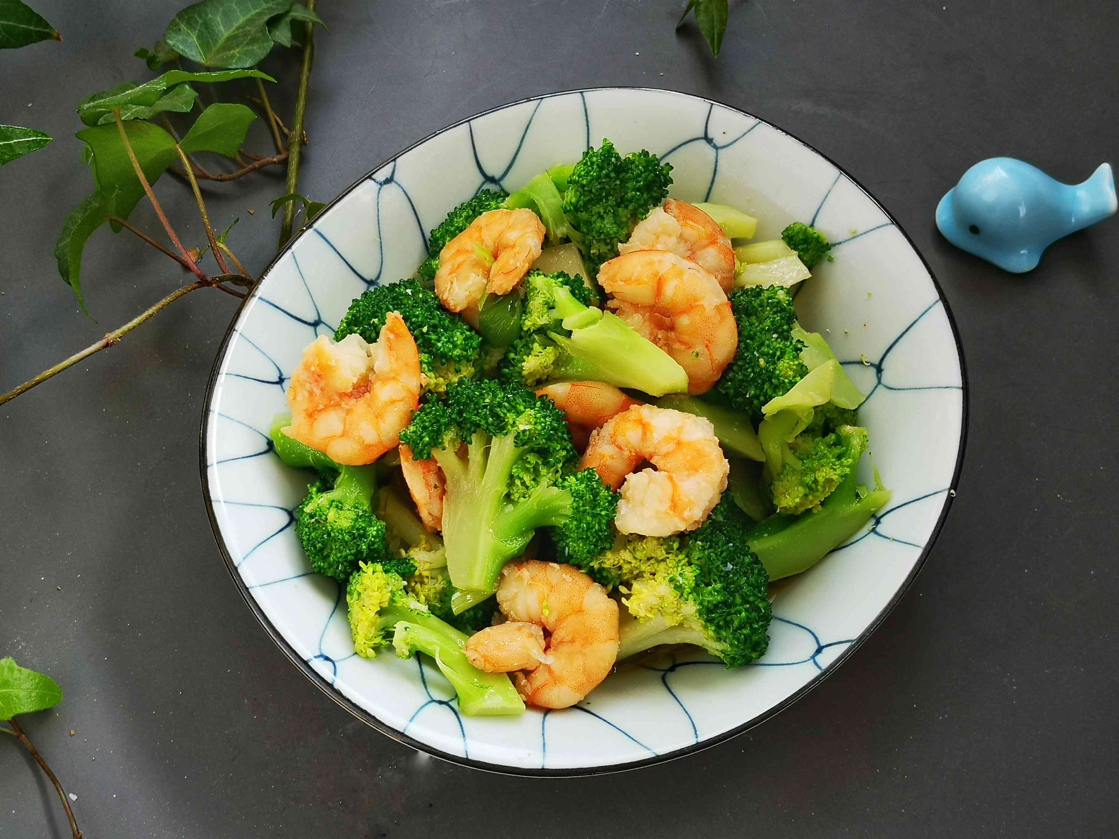 美味不發胖,蝦仁西藍花的做法-咸鮮味炒菜譜-易網健康養生網 美味不發胖,蝦仁西藍花的做法-咸鮮味炒菜譜