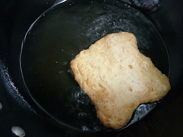 炸荷包蛋的做法-家常味炸菜譜-易網健康養生網 炸荷包蛋的做法-家常味炸菜譜