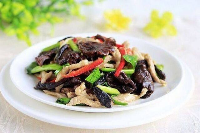 榛蘑炒肉的做法-家常味炒菜譜-易網(wǎng)健康養(yǎng)生網(wǎng) 榛蘑炒肉的做法-家常味炒菜譜