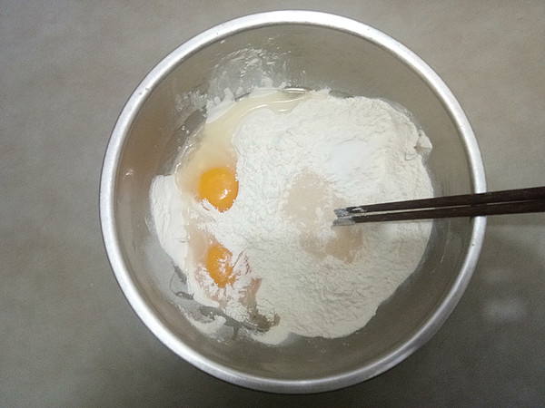 炸荷包蛋的做法-家常味炸菜譜-易網<a href=http://www.aoa7937.com/ target=_blank class=infotextkey>健康養生</a>網 炸荷包蛋的做法-家常味炸菜譜