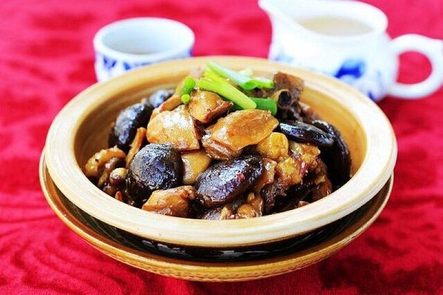 墨魚干燒雞的做法-家常味燒菜譜-易網(wǎng)健康養(yǎng)生網(wǎng) 墨魚干燒雞的做法-家常味燒菜譜