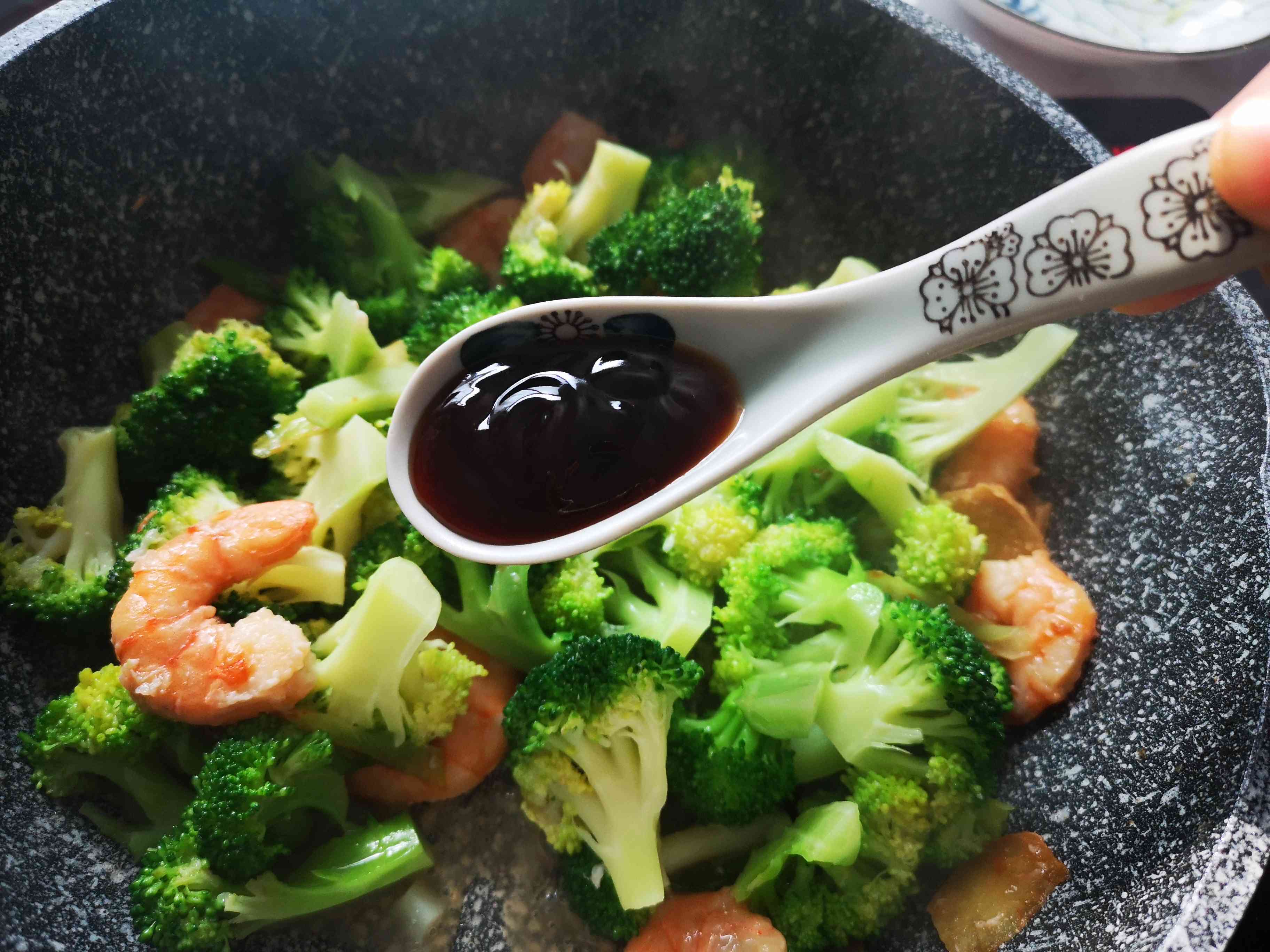 美味不發胖，蝦仁西藍花的做法-咸鮮味炒菜譜