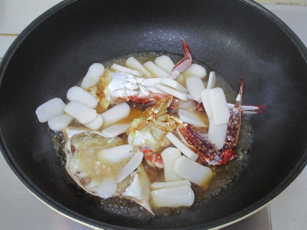 梭子蟹炒年糕的做法-咸鮮味炒菜譜-易網(wǎng)健康養(yǎng)生網(wǎng) 梭子蟹炒年糕的做法-咸鮮味炒菜譜
