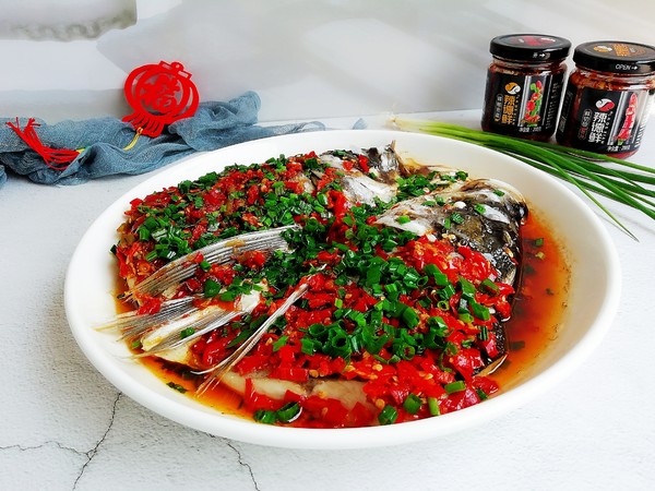 鴻運當頭 剁椒魚頭的做法-香辣味蒸菜譜-易網健康養生網 鴻運當頭 剁椒魚頭的做法-香辣味蒸菜譜
