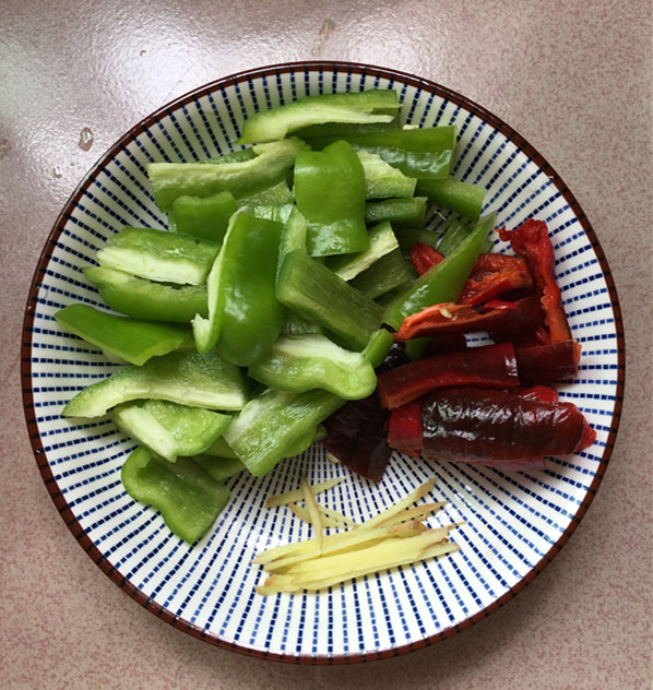 紫蘇煎雞蛋的做法-家常味煎菜譜-易網健康養生網 紫蘇煎雞蛋的做法-家常味煎菜譜